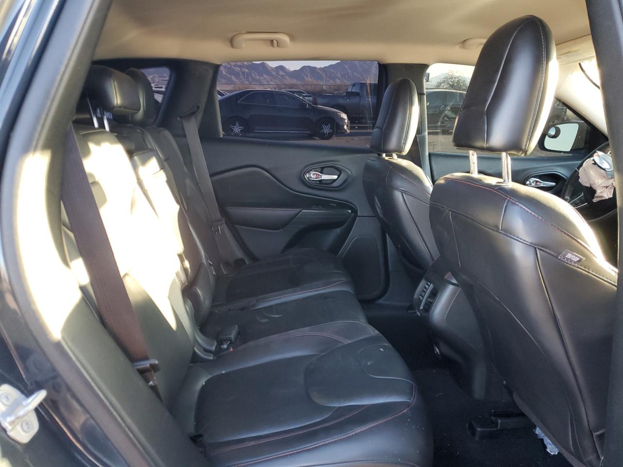 2016 Jeep Cherokee - Image 12