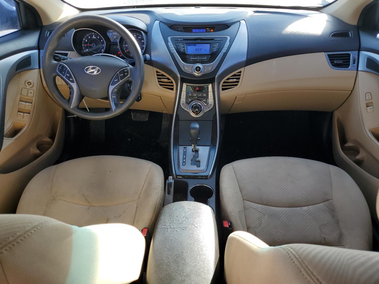 2013 Hyundai Elantra - Image 8