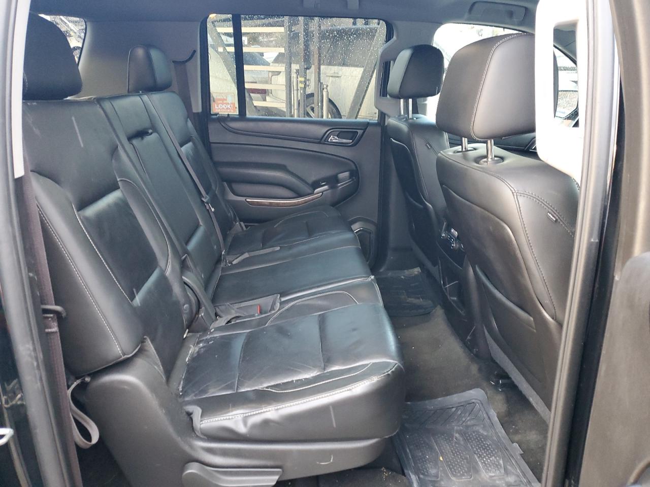 2015 Chevrolet Suburban - Image 11