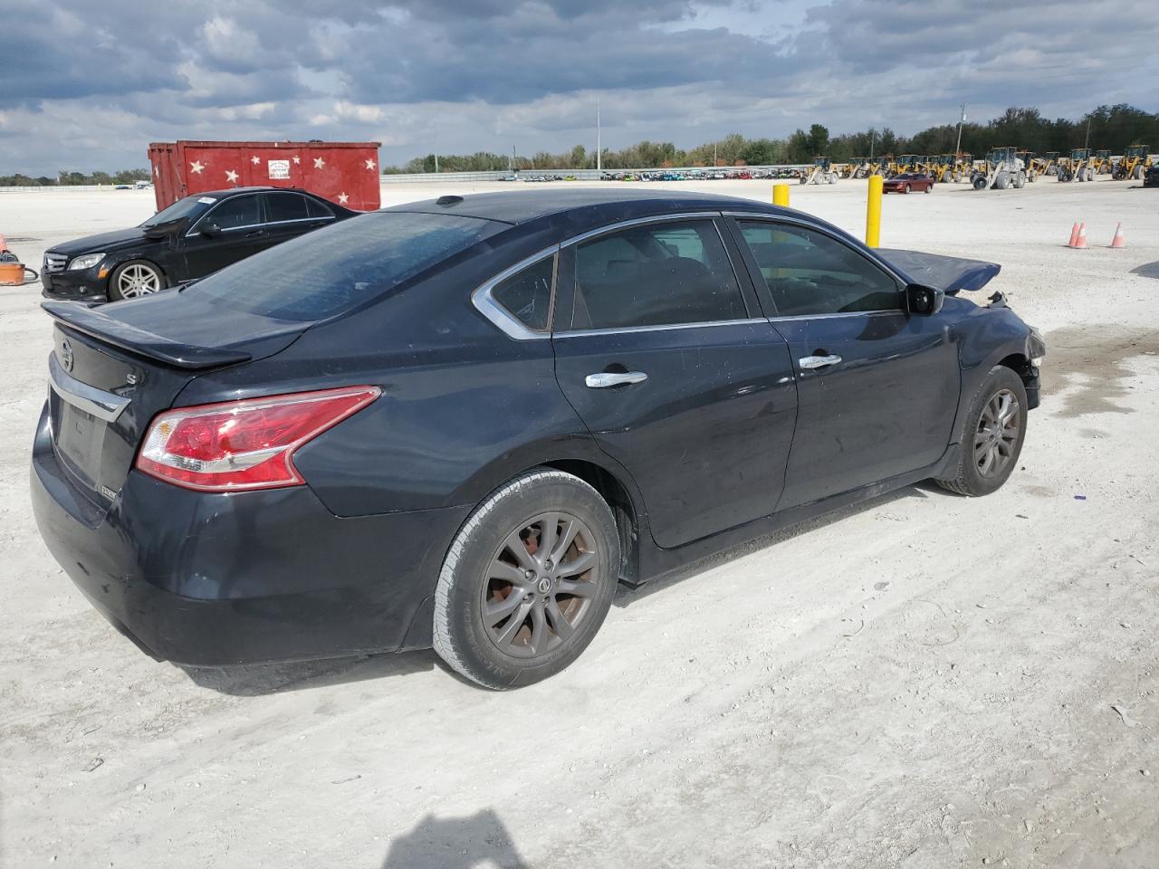 2015 Nissan Altima - Image 3
