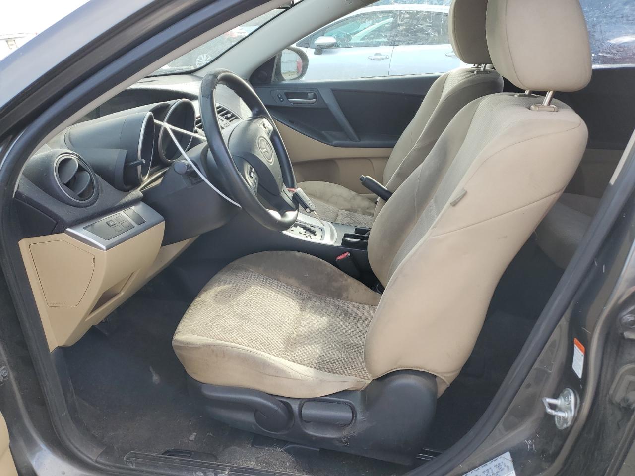 2010 Mazda 3 - Image 7