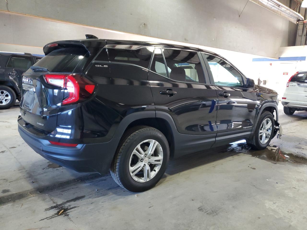 2022 GMC Terrain - Image 3