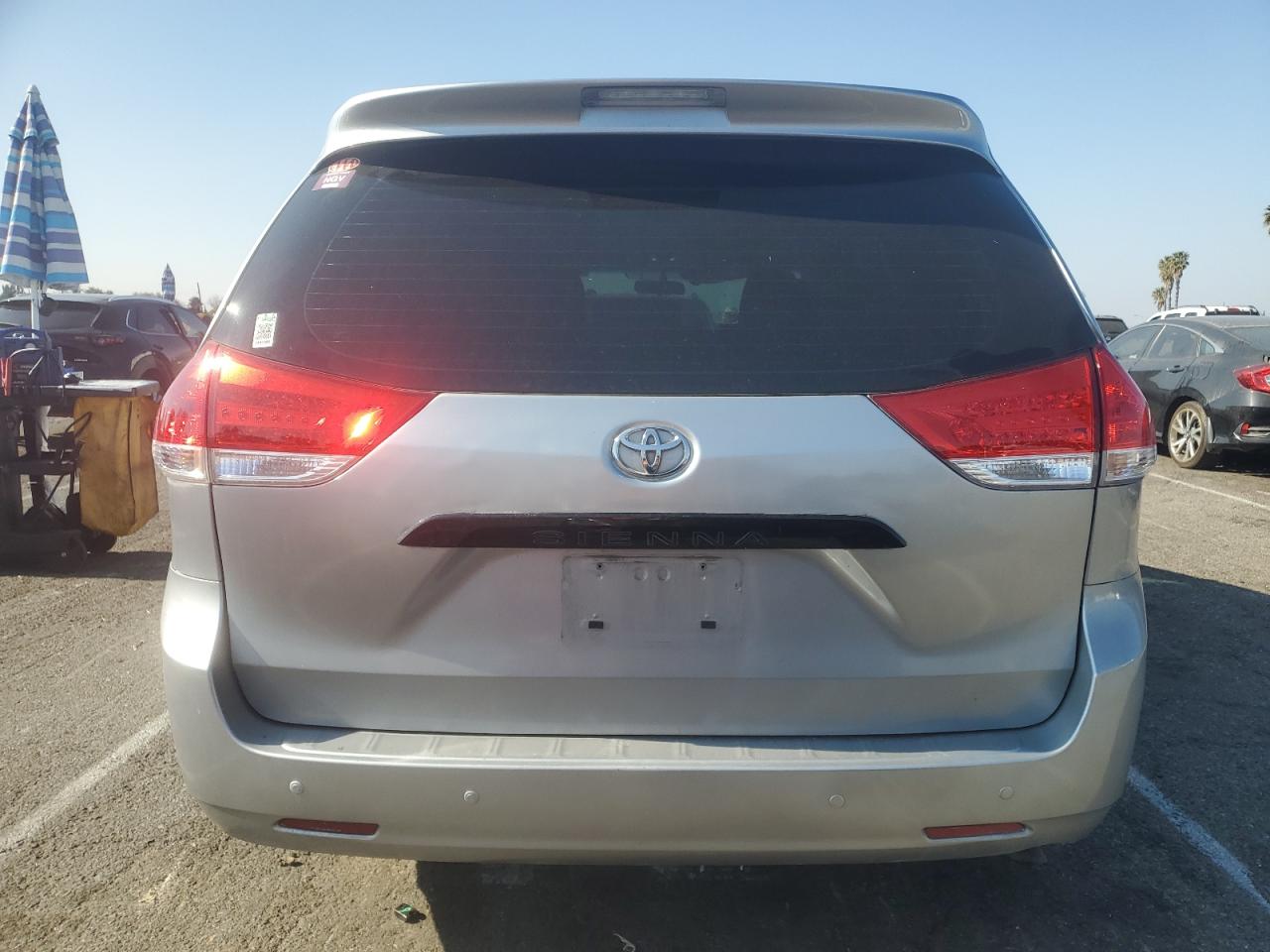 2011 Toyota Sienna - Image 6