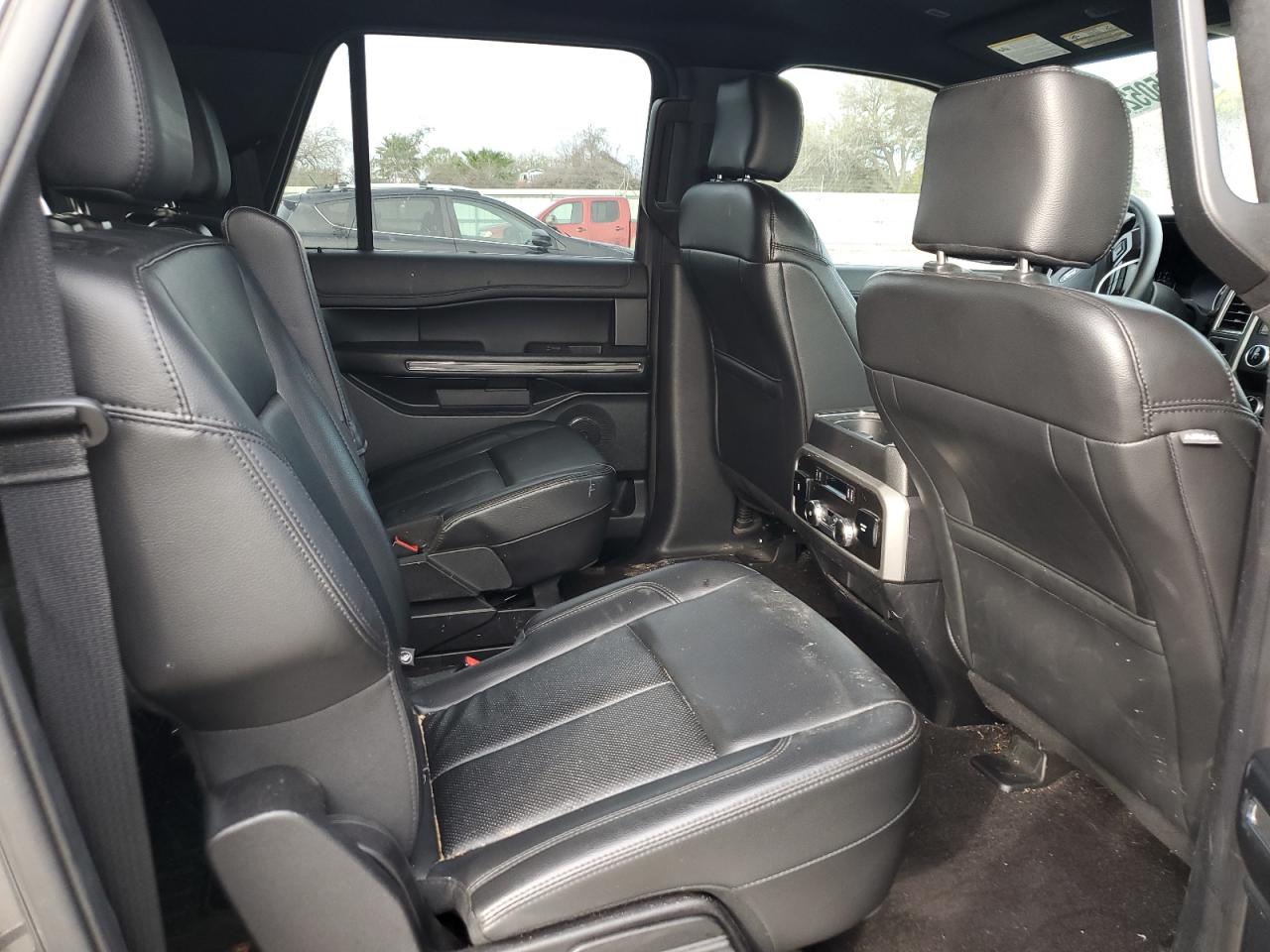 2020 Ford Expedition - Image 11