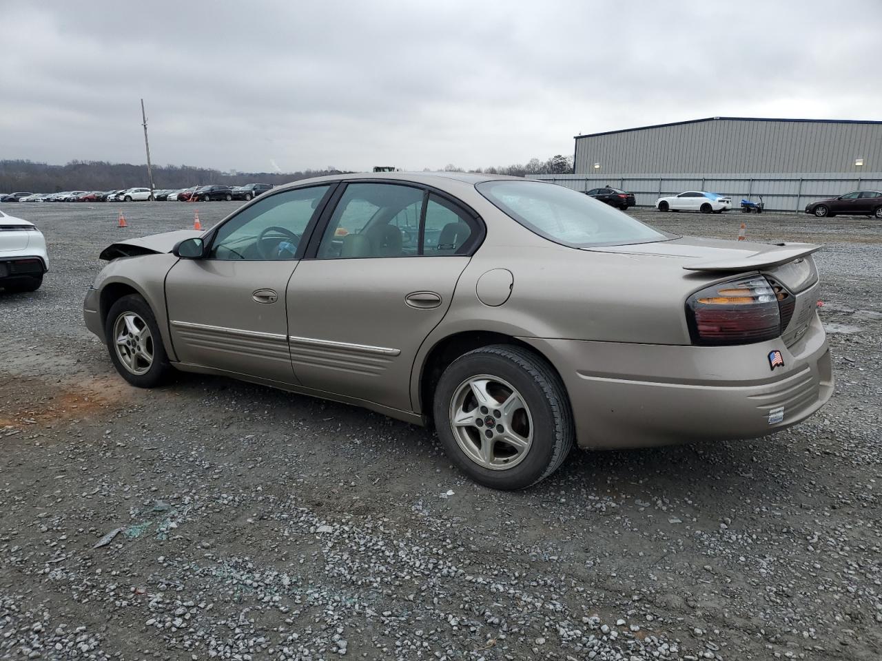 2002 Pontiac Bonneville - Image 2