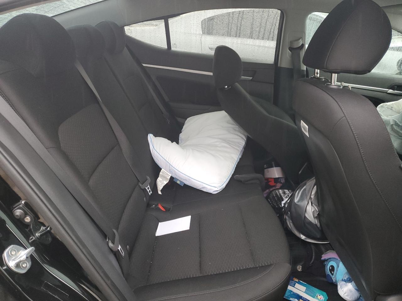 2019 Hyundai Elantra - Image 10