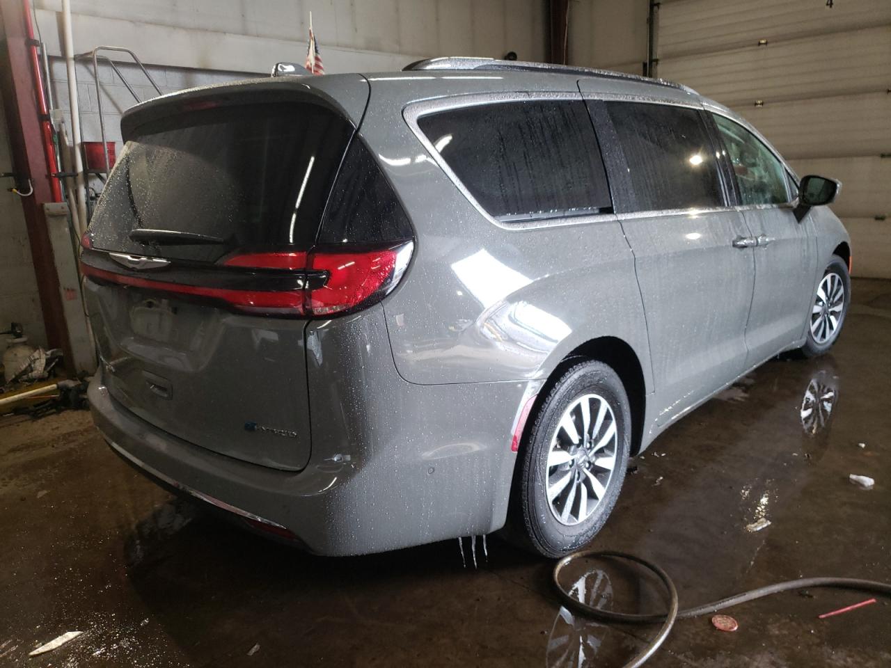 2021 Chrysler Pacifica - Image 3