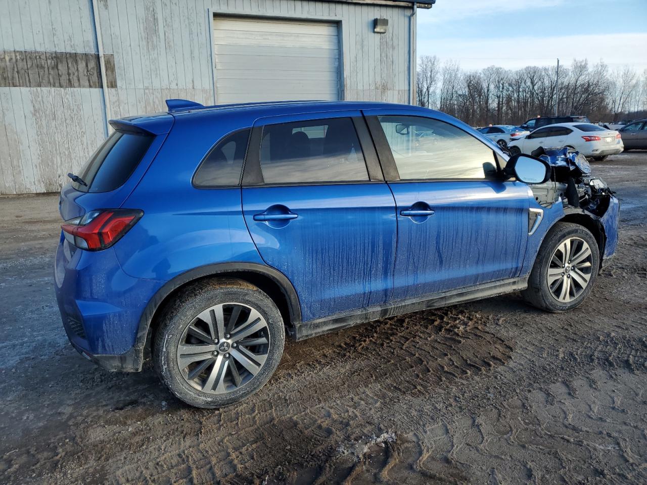 2020 Mitsubishi Outlander - Image 3