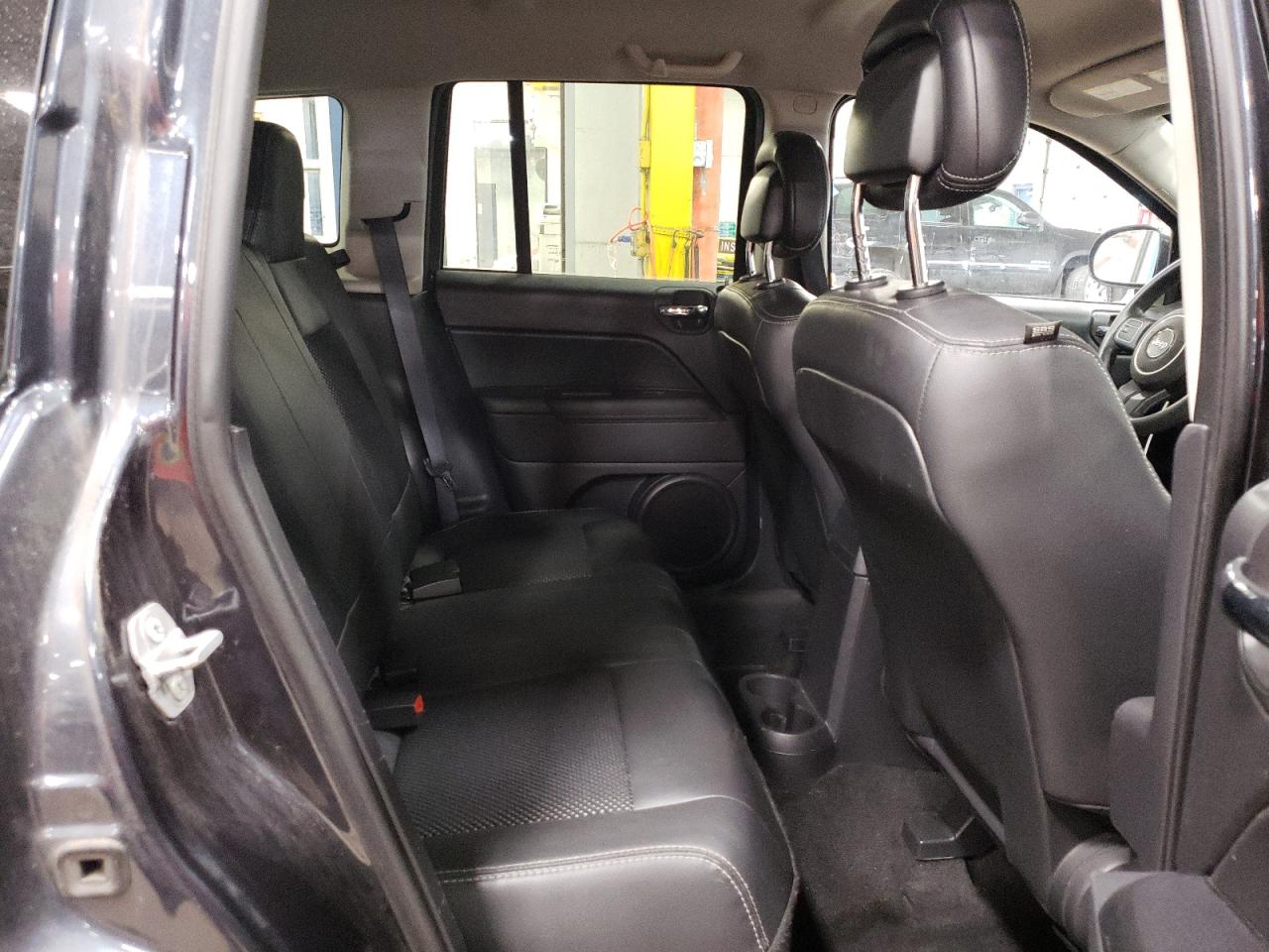 2015 Jeep Compass - Image 11