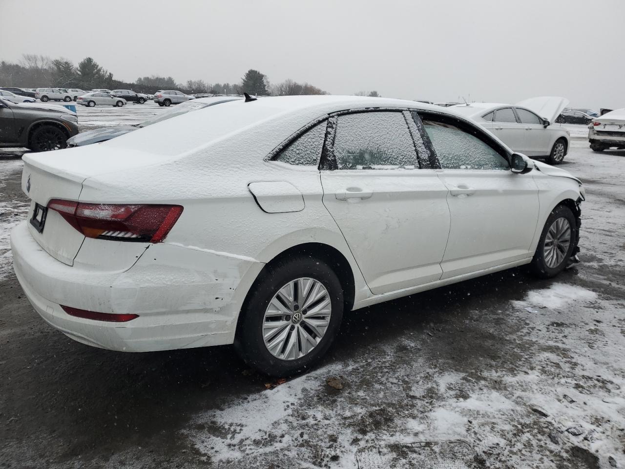 2019 Volkswagen Jetta - Image 3