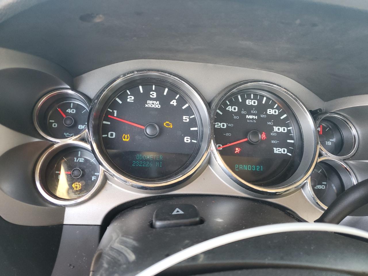 2007 Chevrolet Silverado - Image 9