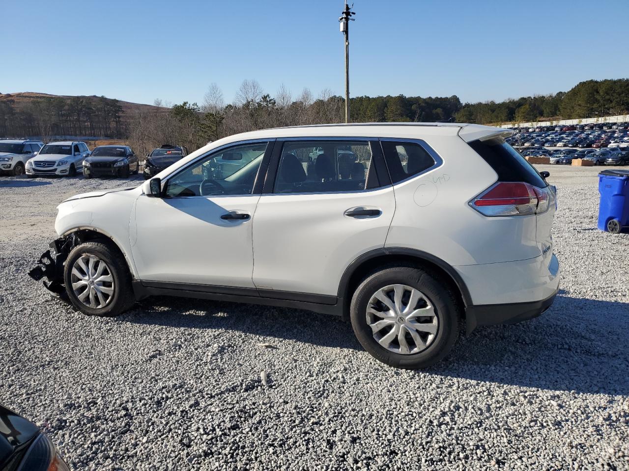 2016 Nissan Rogue - Image 2