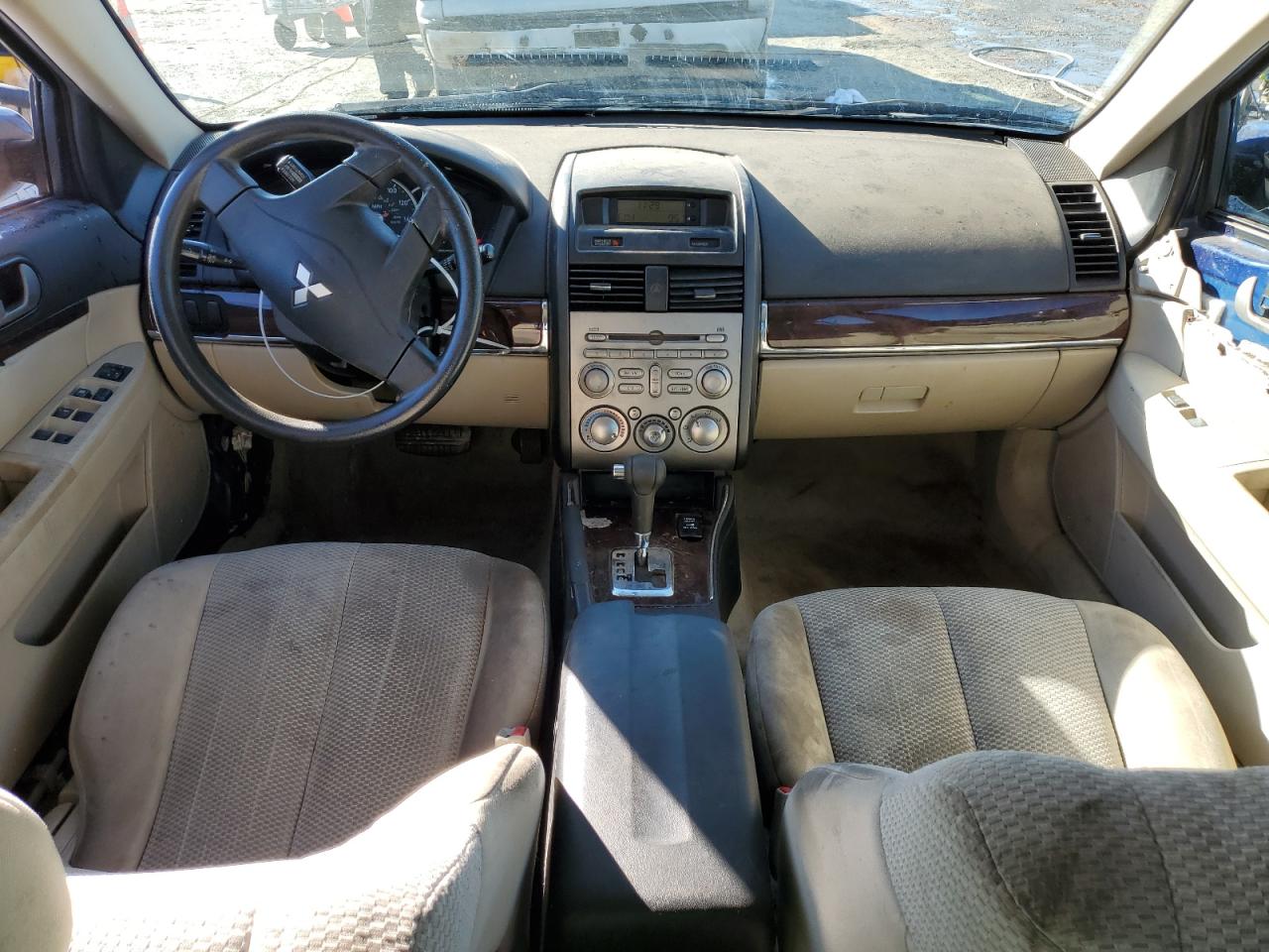 2009 Mitsubishi Galant - Image 8