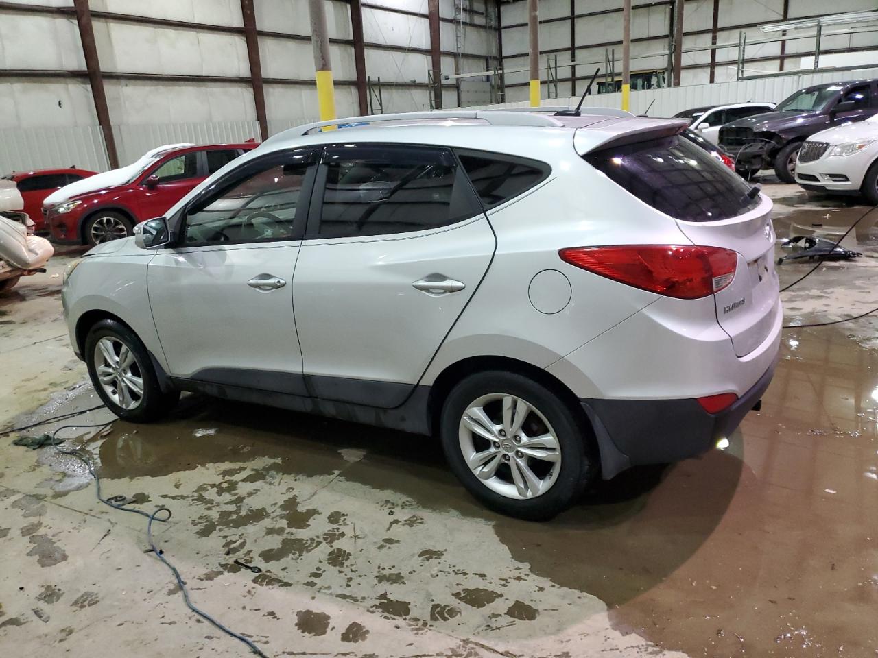 2012 Hyundai Tucson - Image 2