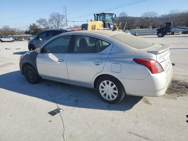  NISSAN VERSA 2018 Srebrny