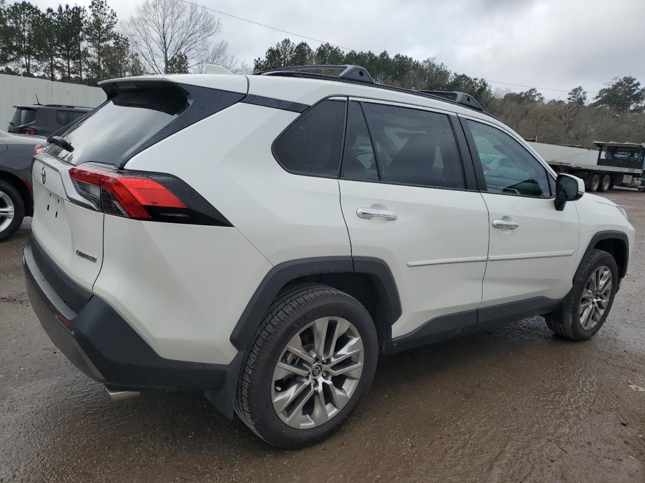 2021 Toyota RAV 4 - Image 3