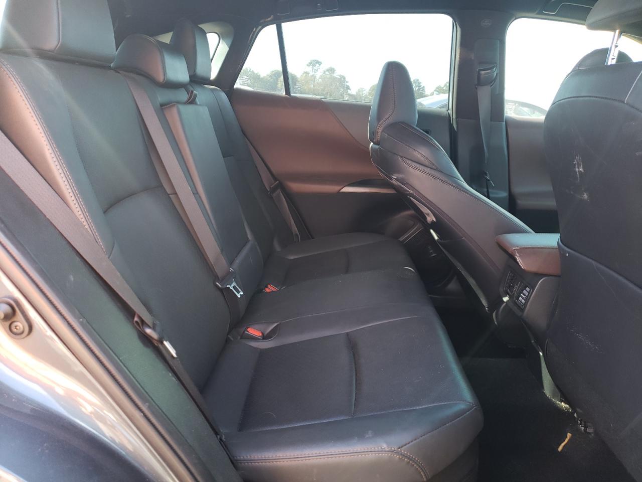 2021 Toyota Venza - Image 11