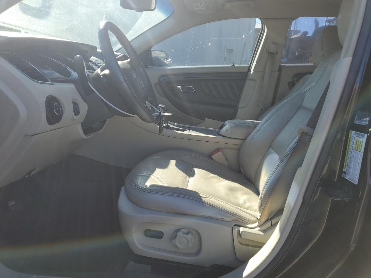 2010 Ford Taurus - Image 7