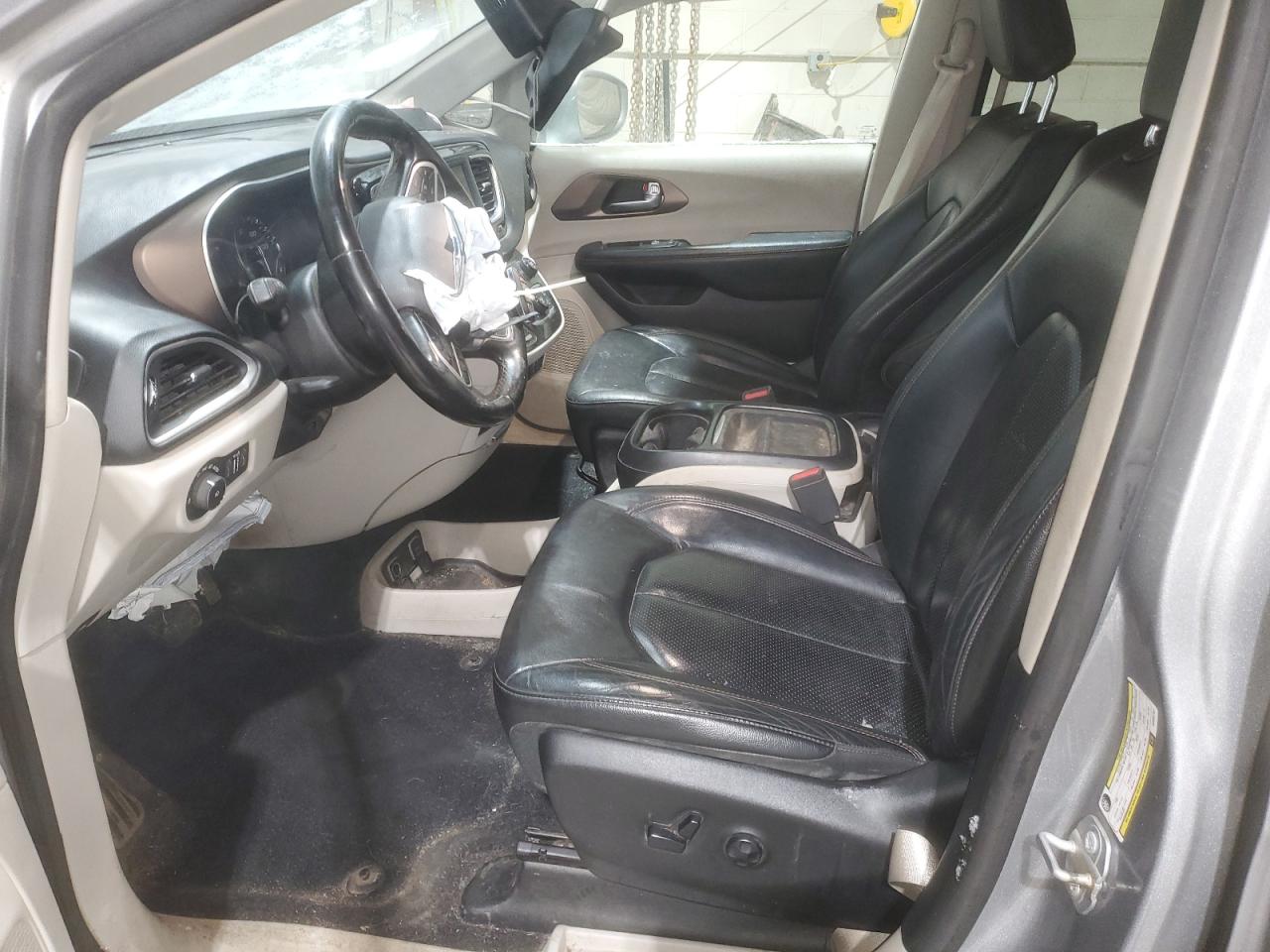 2019 Chrysler Pacifica - Image 7