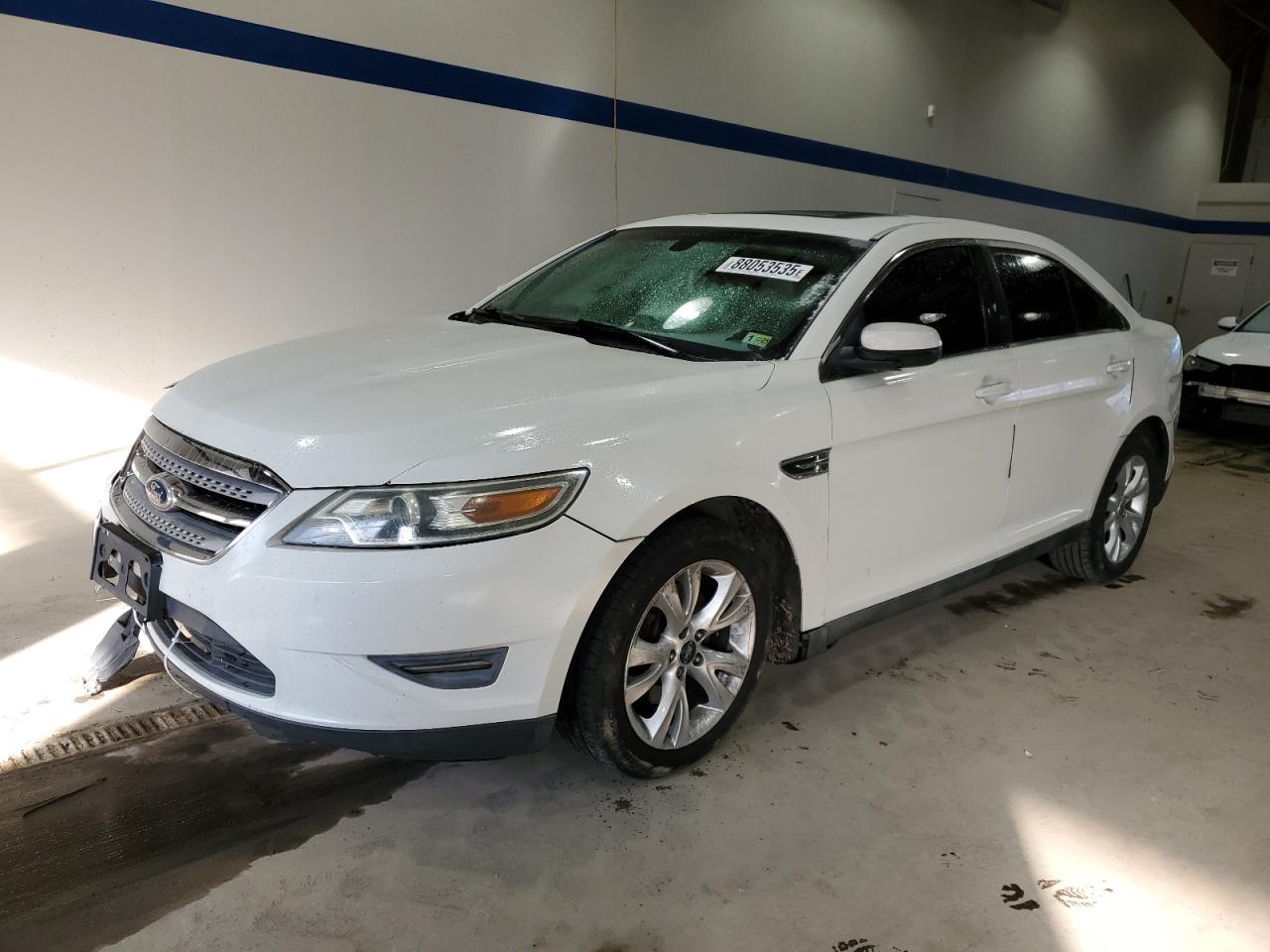 2010 Ford Taurus - Image 1