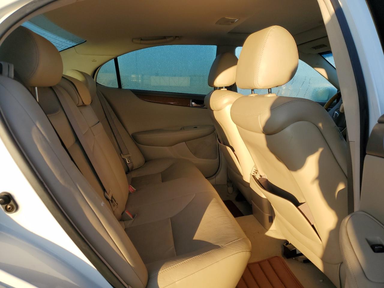 2006 Lexus ES - Image 10