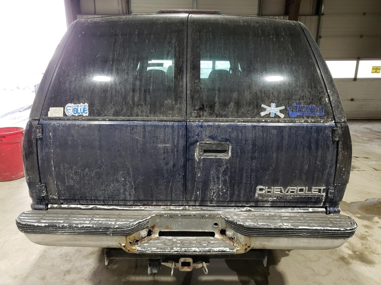 1999 Chevrolet Suburban K2500 VIN: 1GNGK26J2XJ333199 Lot: 88689555