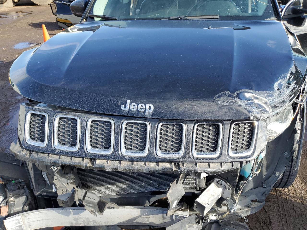 2018 Jeep Compass - Image 13