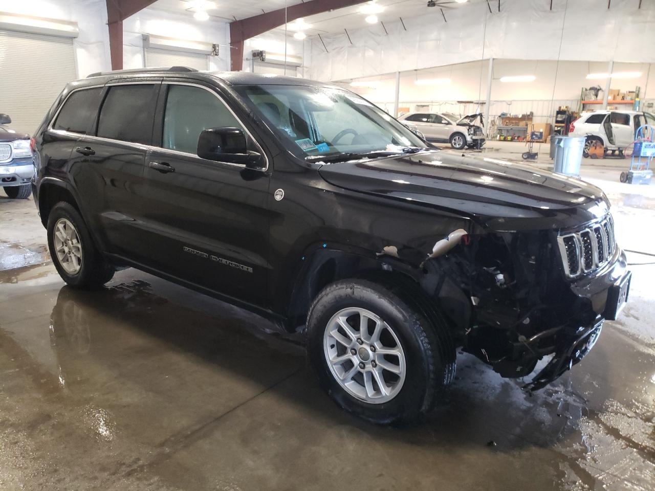 2018 Jeep Grand Cherokee - Image 4