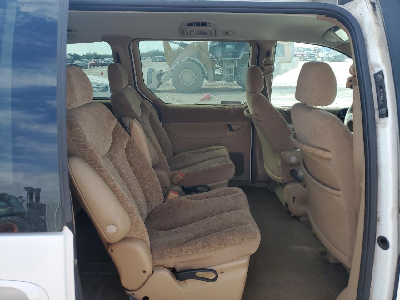 1999 Dodge Caravan - Image 11
