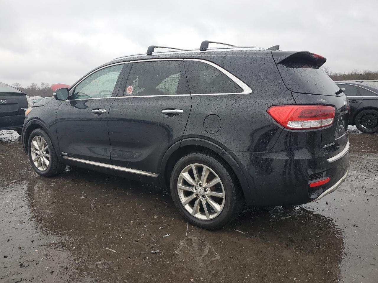 2017 Kia Sorento - Image 2