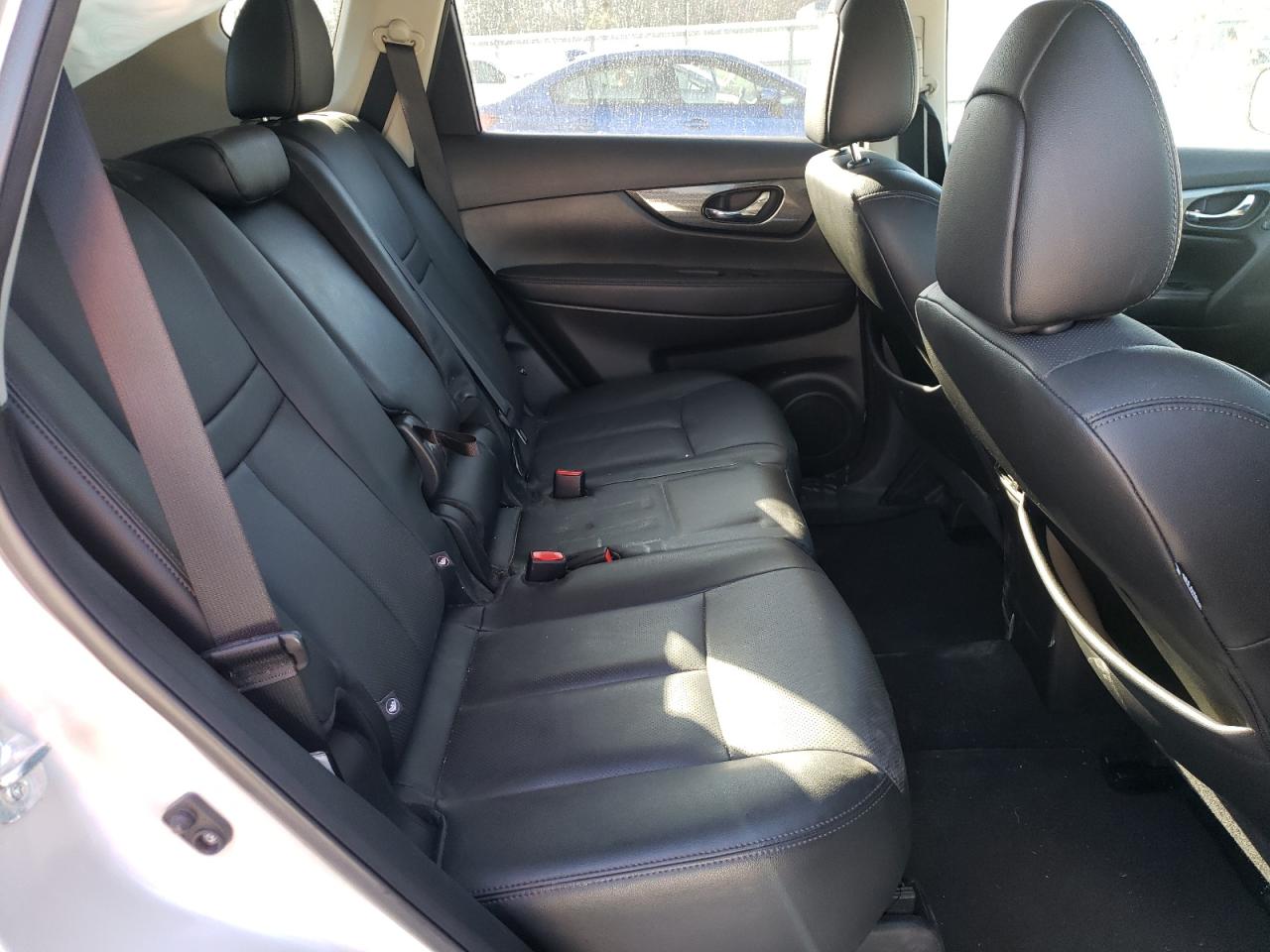 2015 Nissan Rogue - Image 11