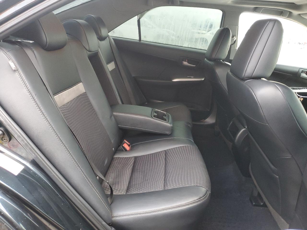 2012 Toyota Camry - Image 10