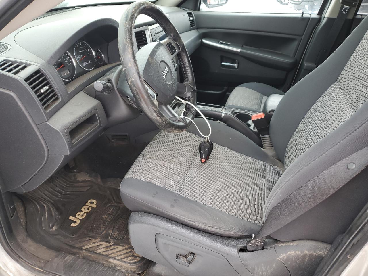 2010 Jeep Grand Cherokee - Image 7