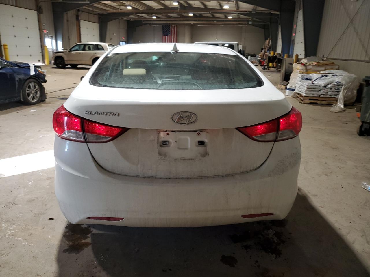 2013 Hyundai Elantra - Image 6