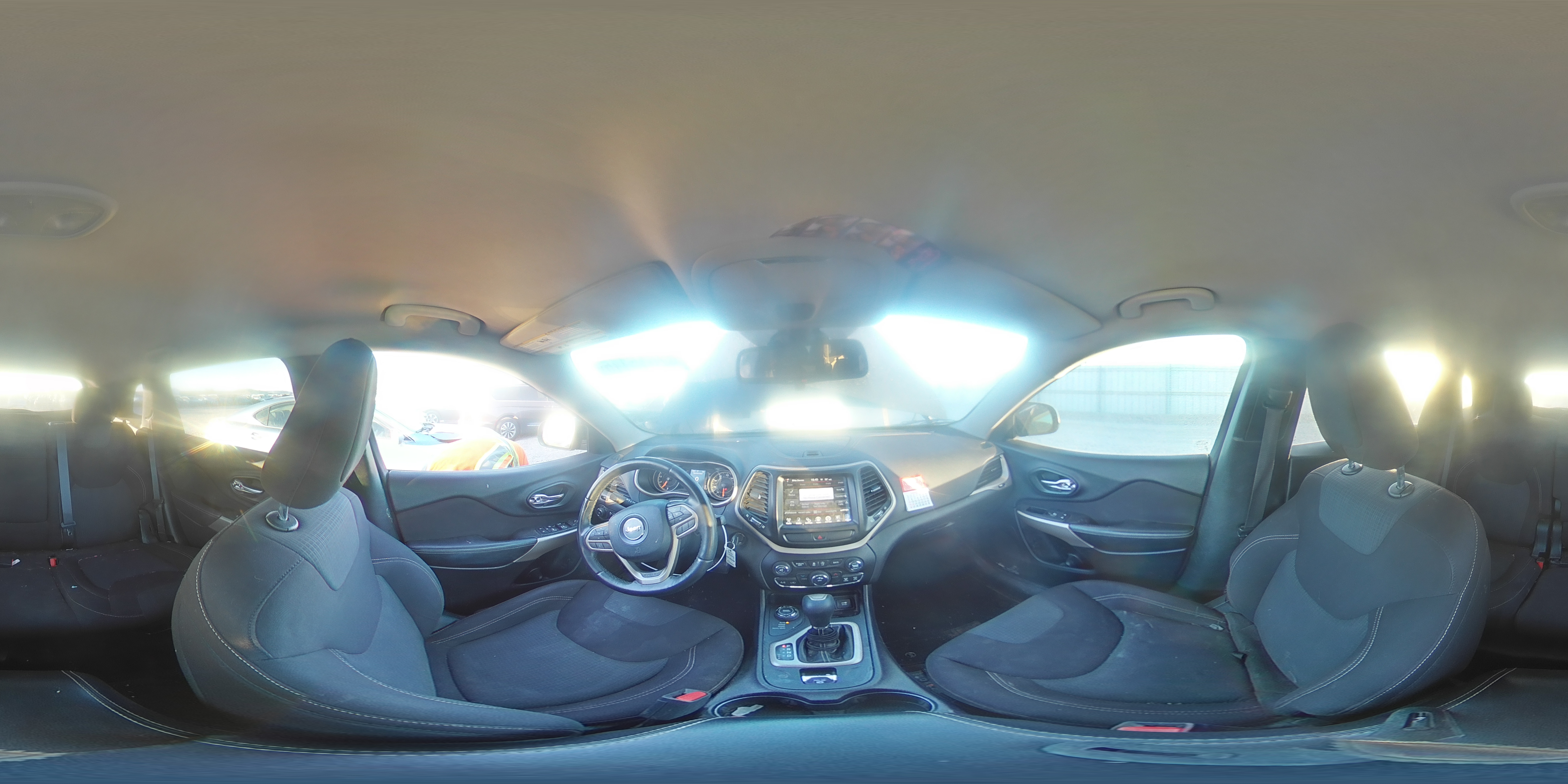 2017 Jeep Grand Cherokee - Image 13