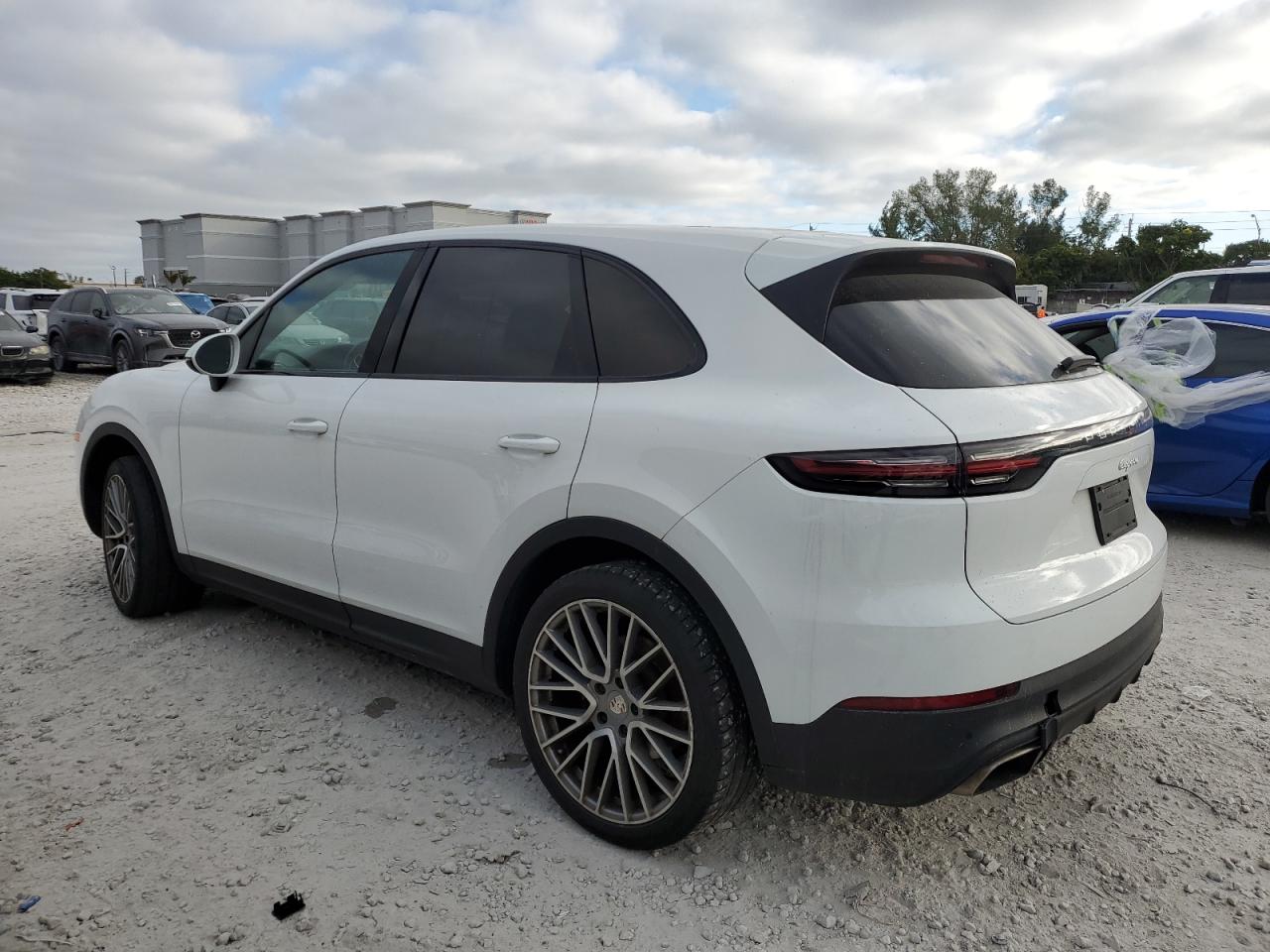 2019 Porsche Cayenne - Image 2