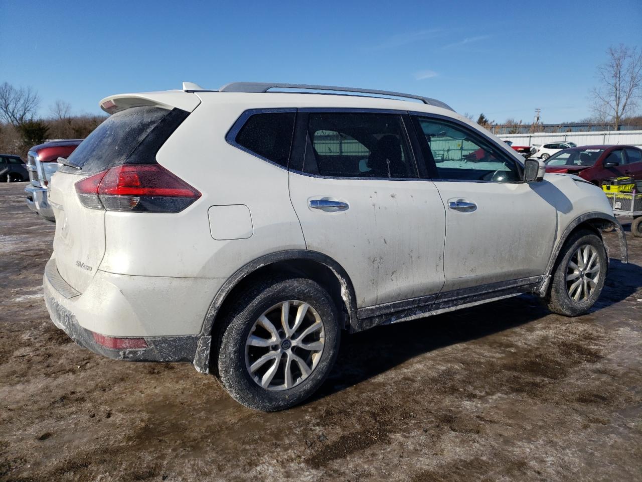 2017 Nissan Rogue - Image 3