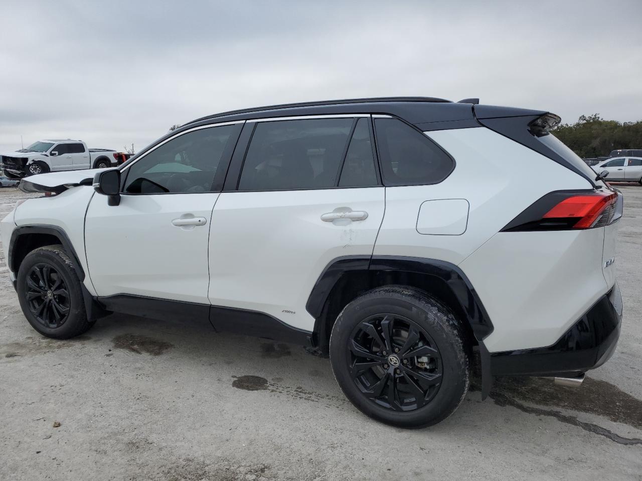 2024 Toyota RAV 4 - Image 2