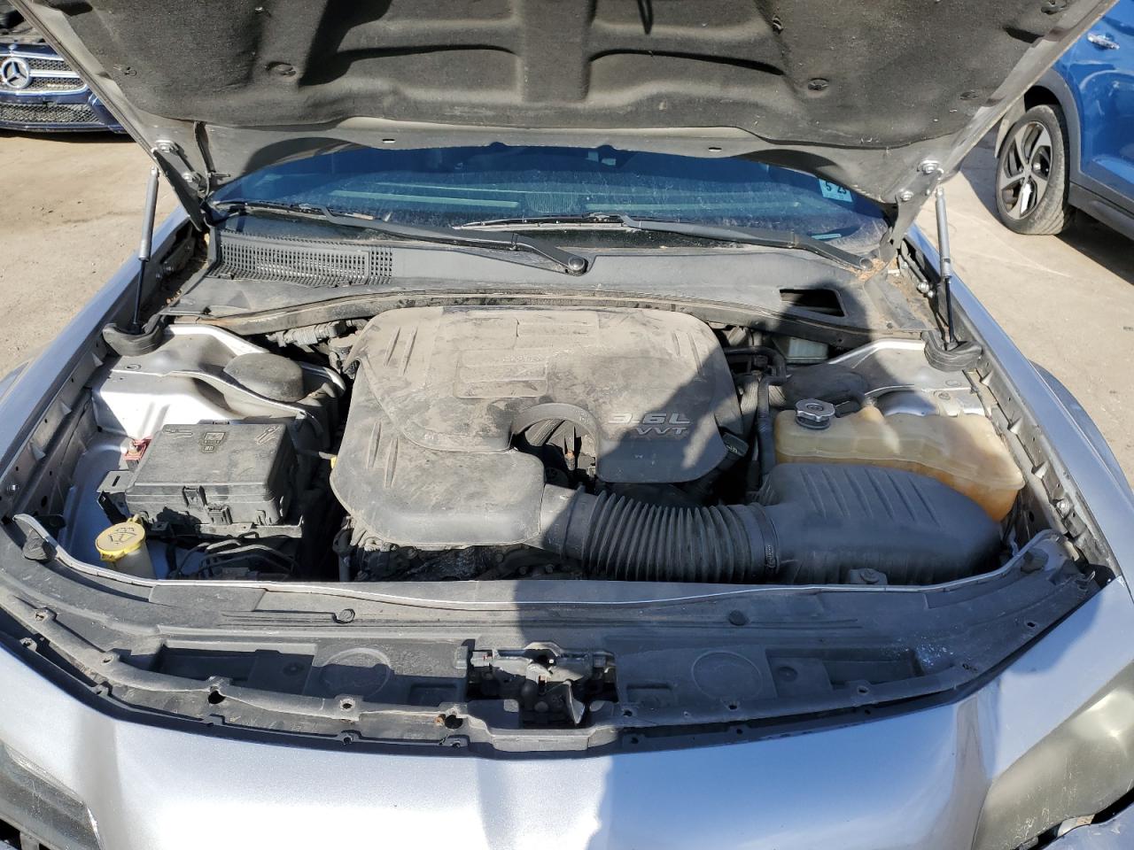 2018 Chrysler 300 - Image 11
