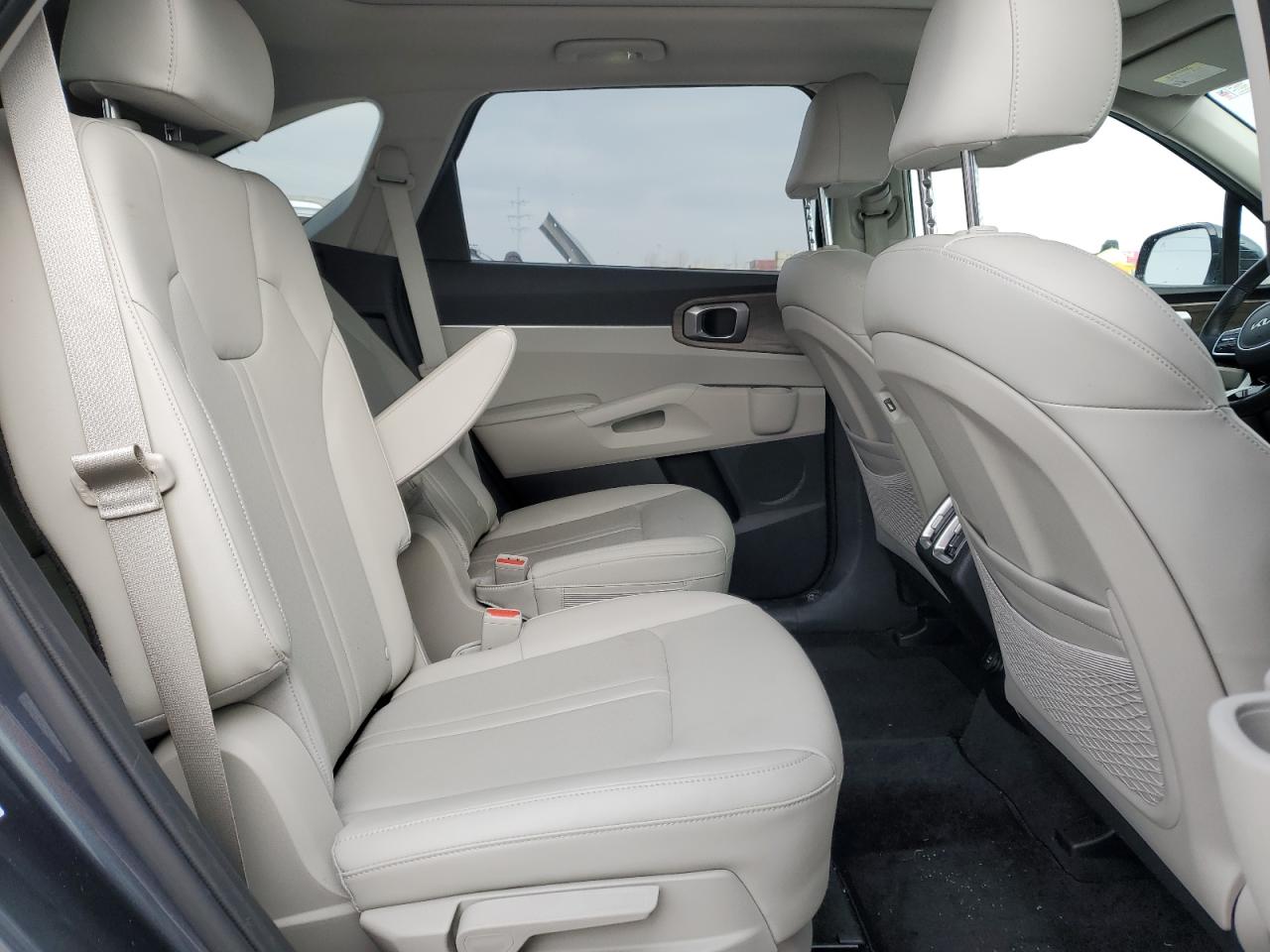 2023 Kia Sorento - Image 11