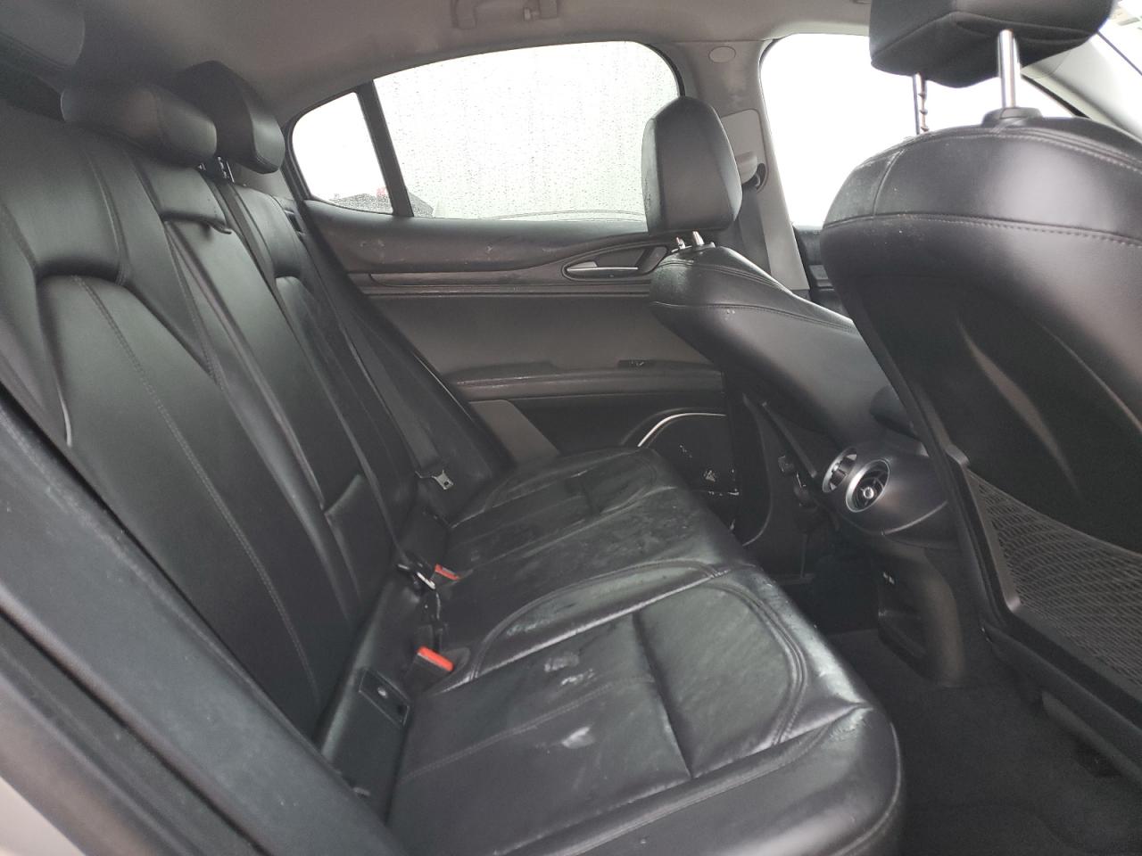 2018 Alfa Romeo Stelvio - Image 12