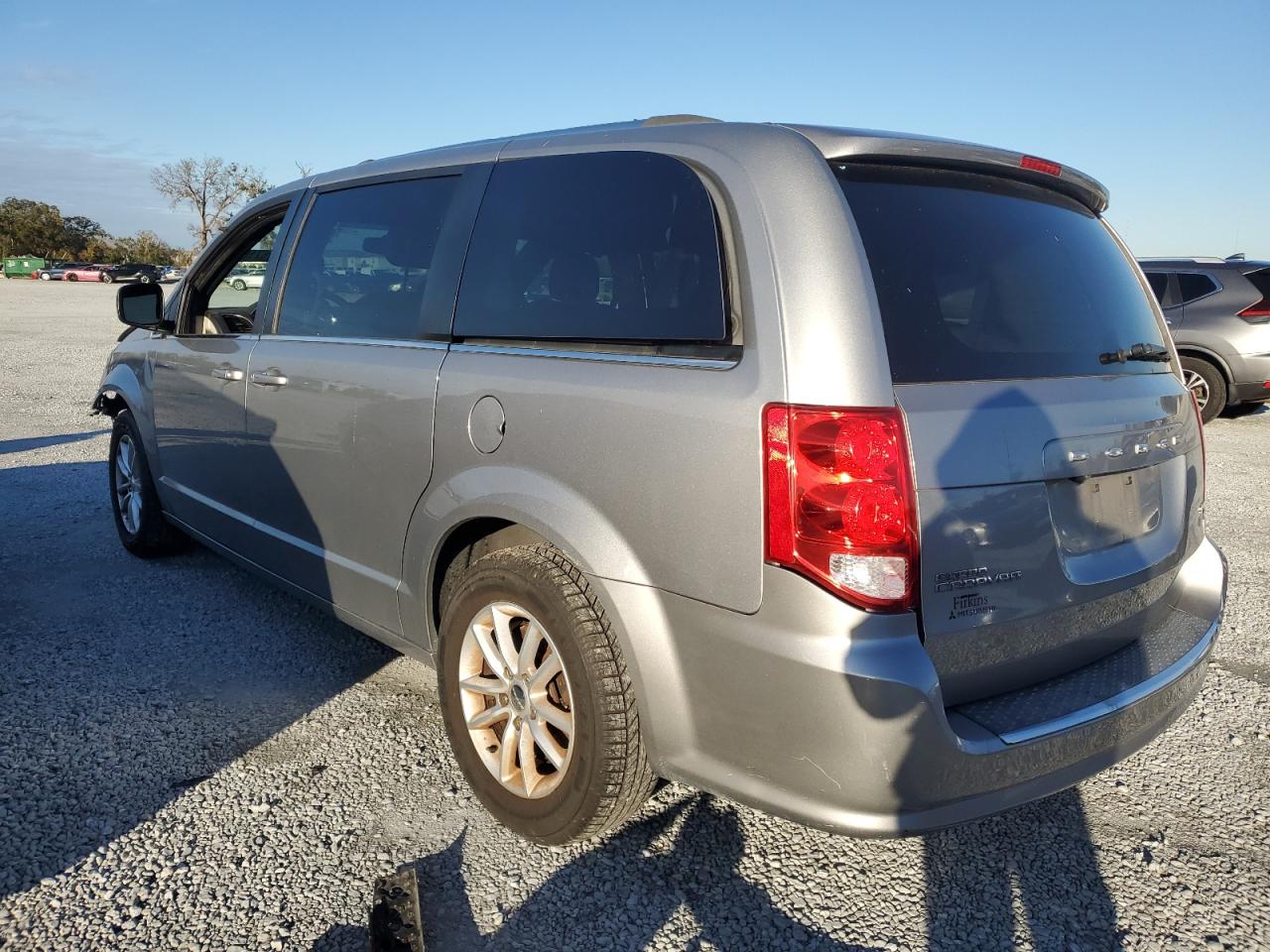 2018 Dodge Caravan - Image 2