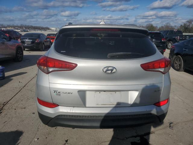  HYUNDAI TUCSON 2018 Srebrny