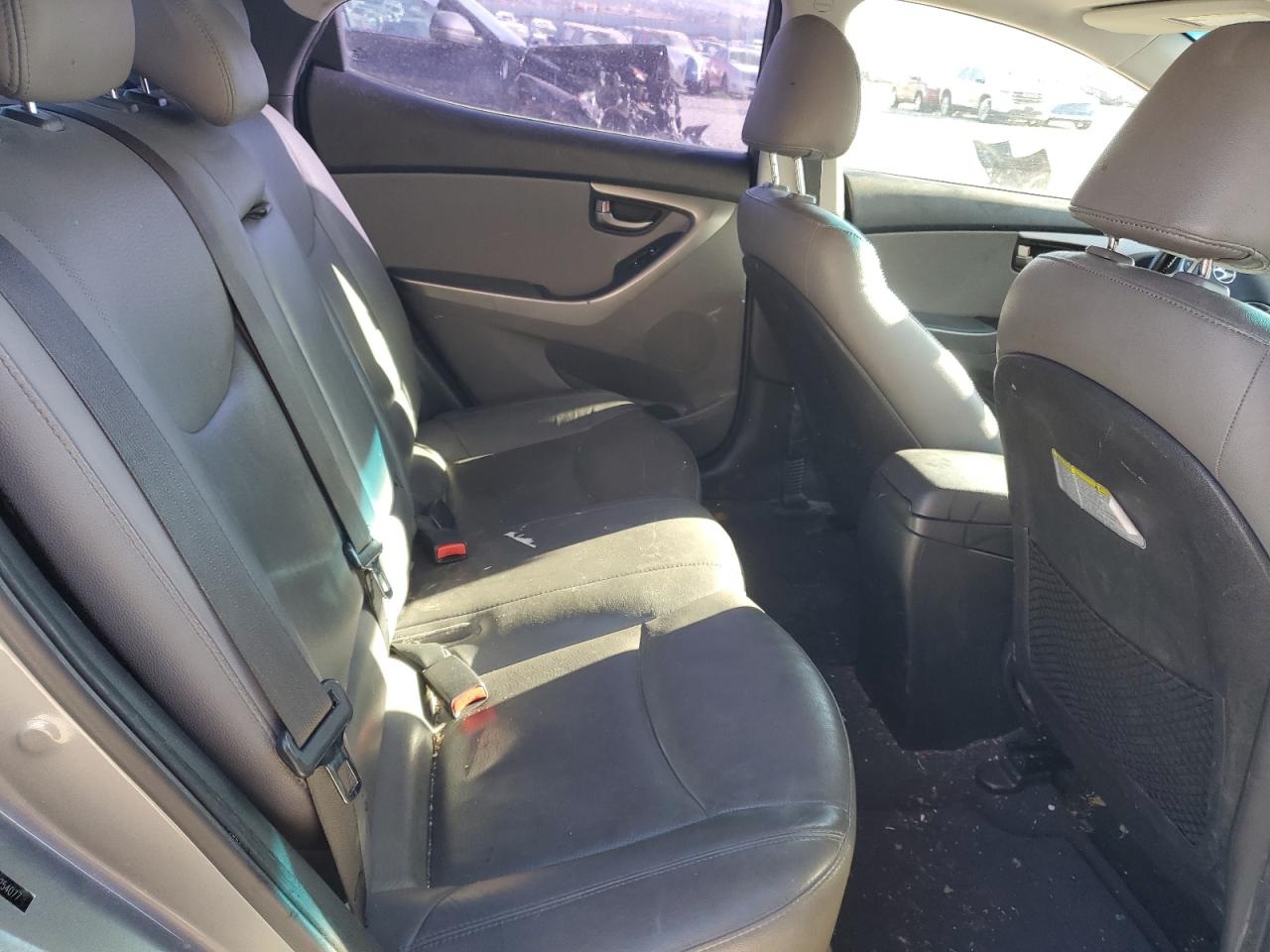 2013 Hyundai Elantra - Image 10