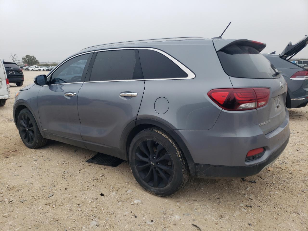 2020 Kia Sorento - Image 2