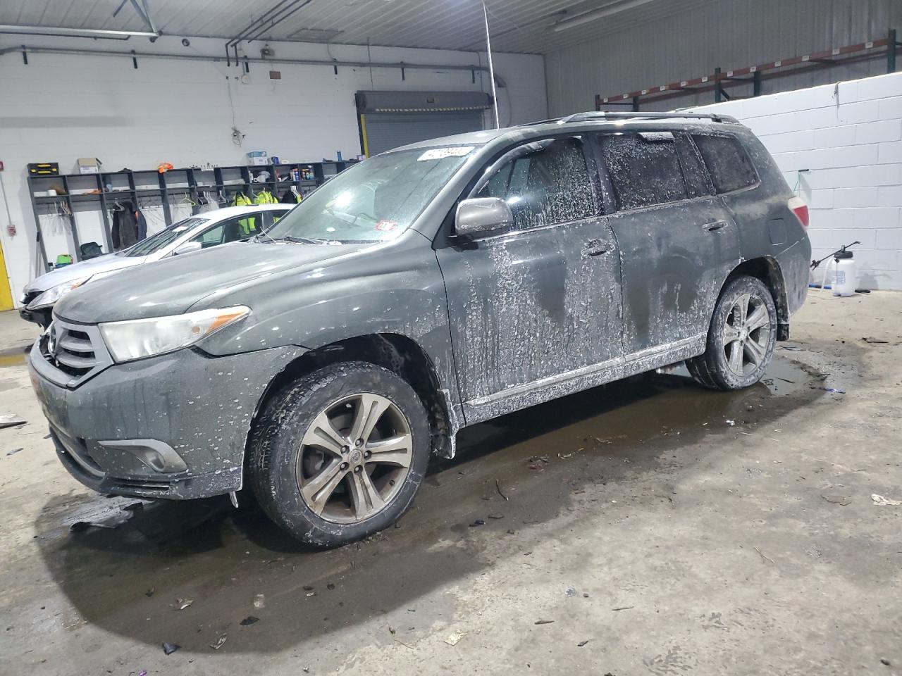 2013 Toyota Highlander - Image 1