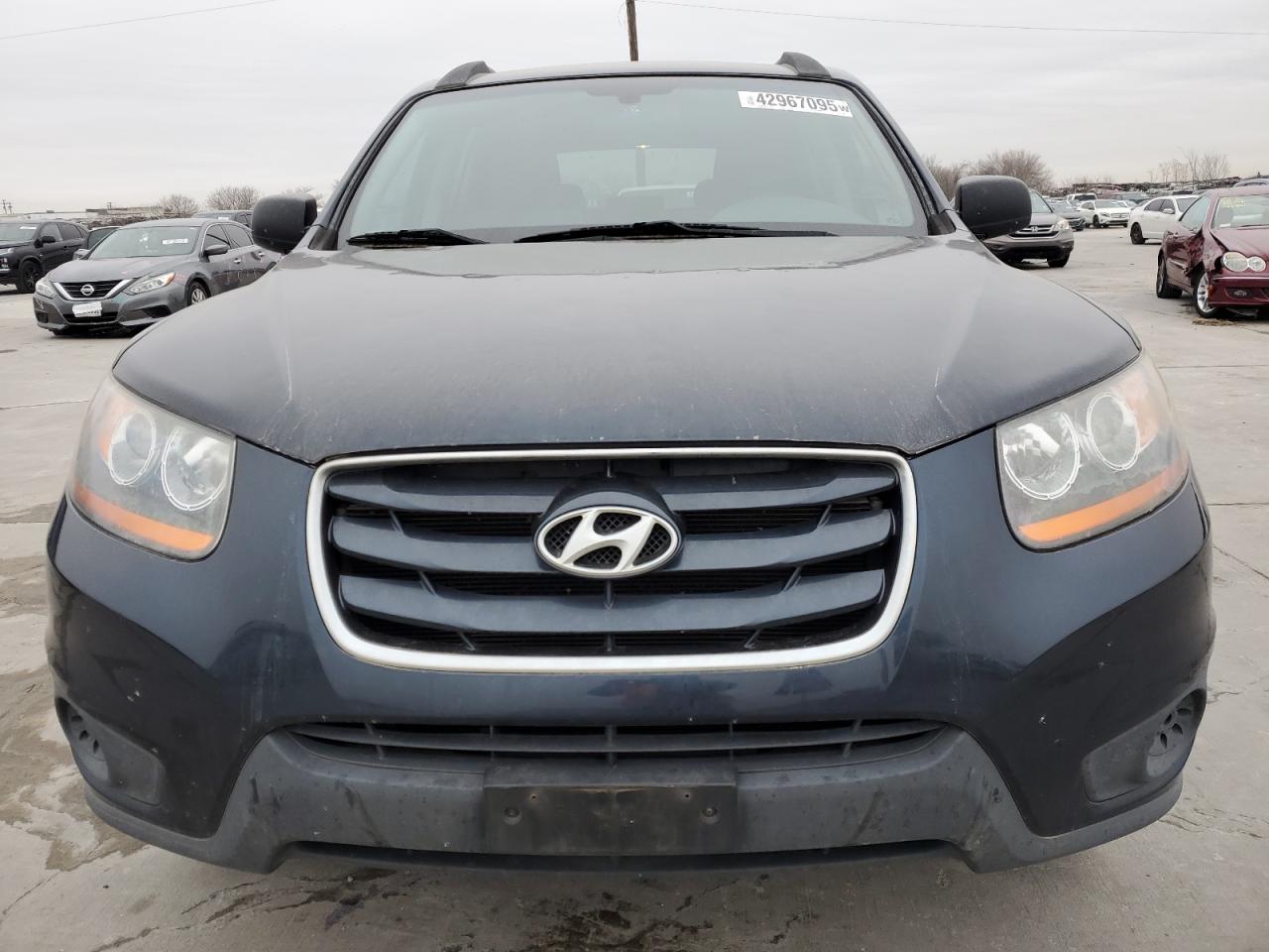 2010 Hyundai Santa Fe - Image 5