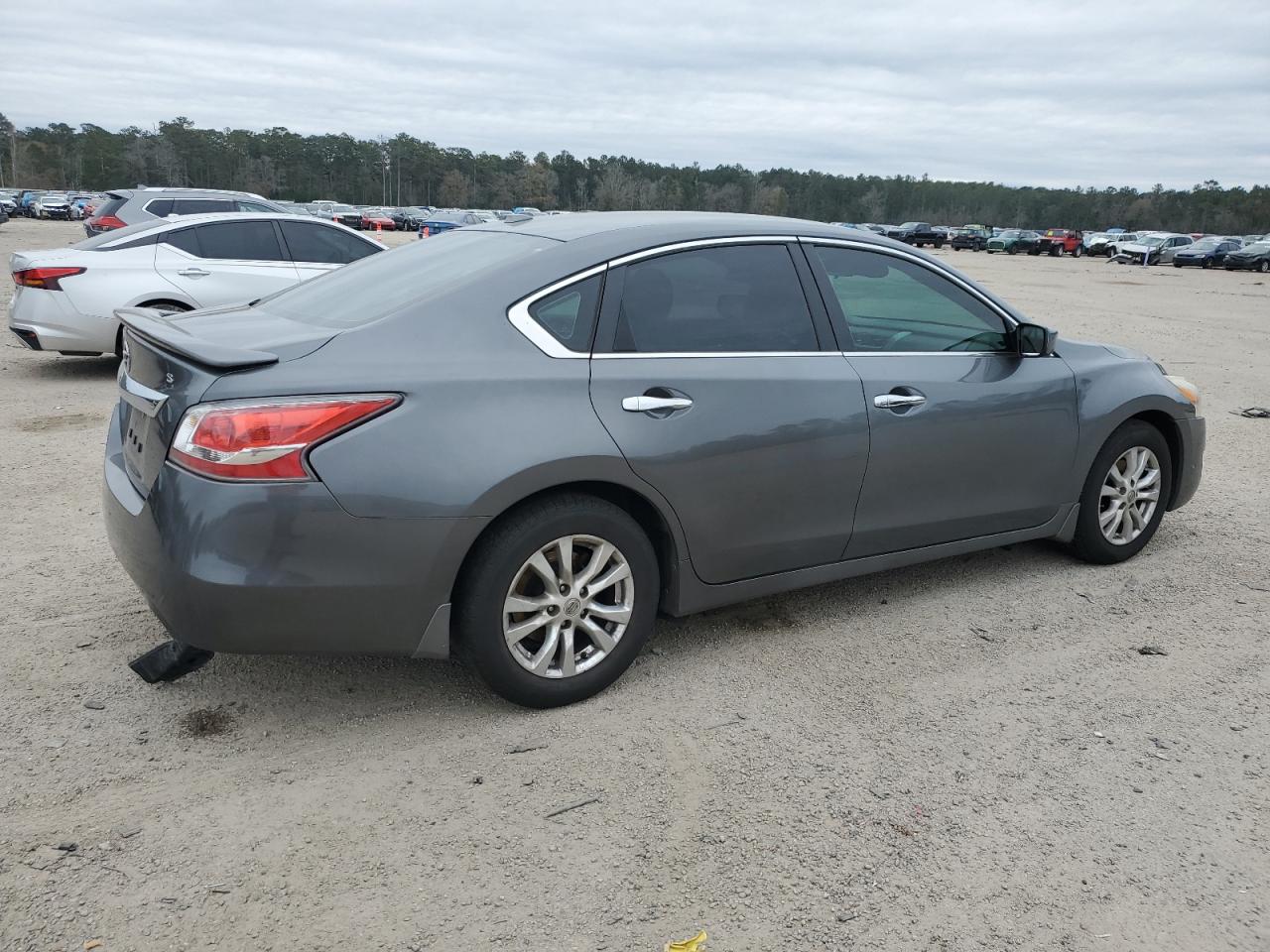 2015 Nissan Altima - Image 3