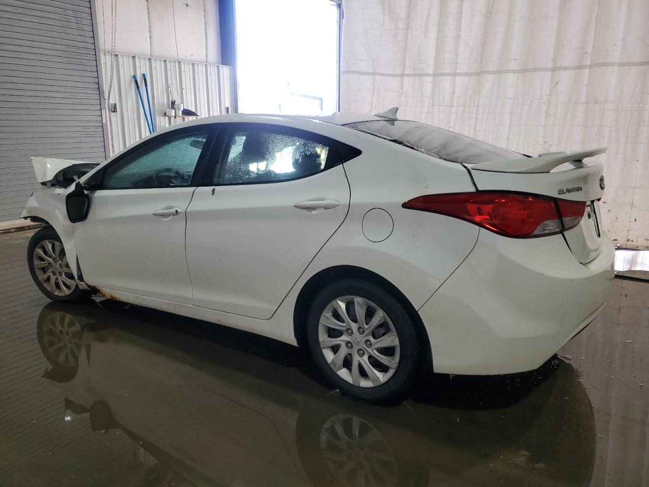 2011 Hyundai Elantra - Image 2
