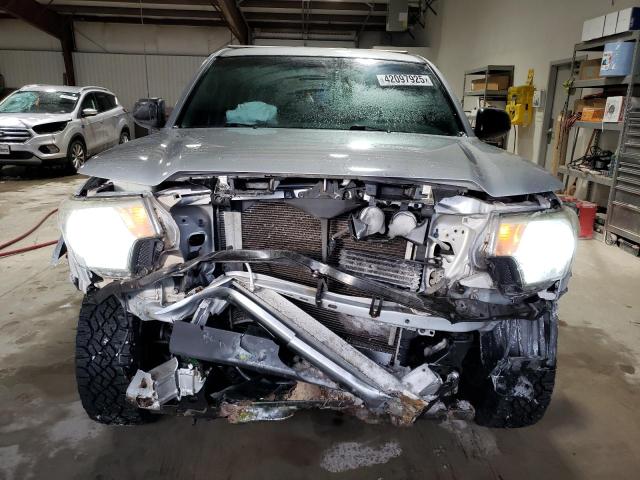  TOYOTA TACOMA 2012 Серебристый